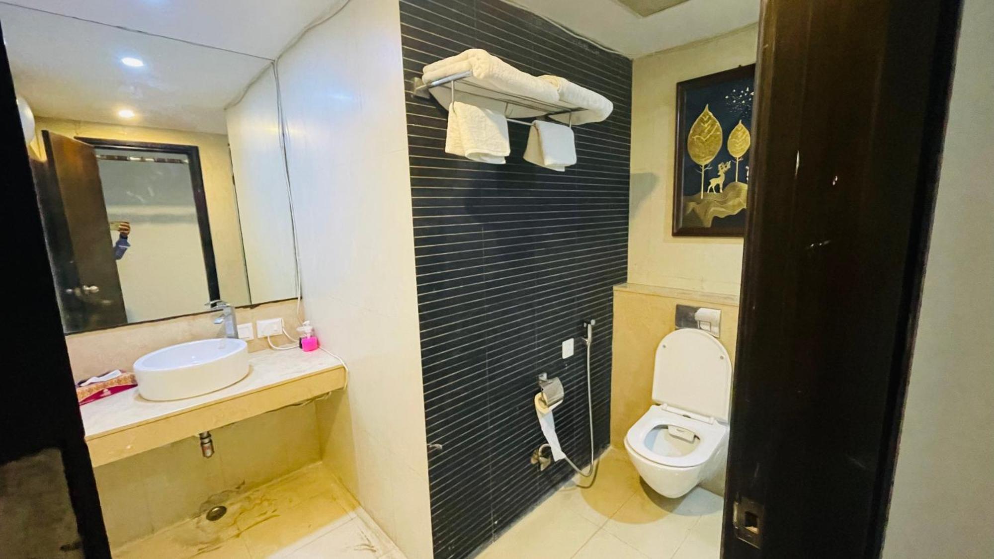 Saltstayz Select - Malcha & Chankyapuri New Delhi Exterior photo